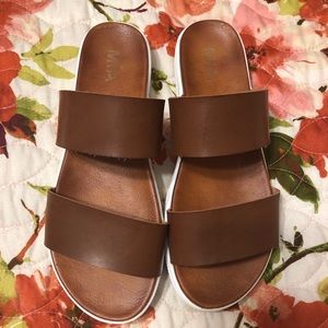 Mia brown sandals